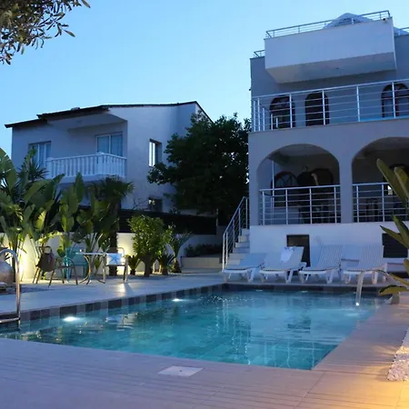 Oez Apartment